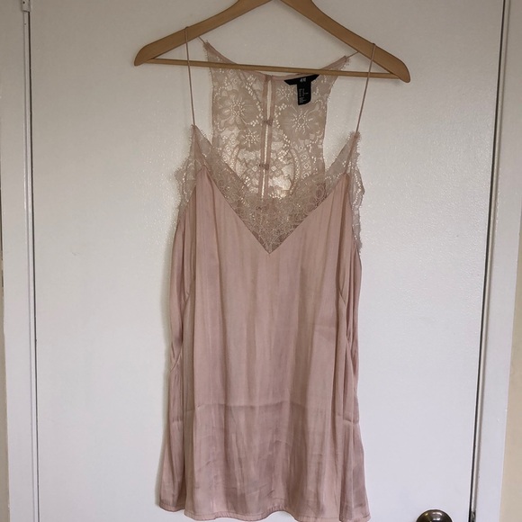 H&M Tops - H&M•Eyelash Lace Satiny Camisole